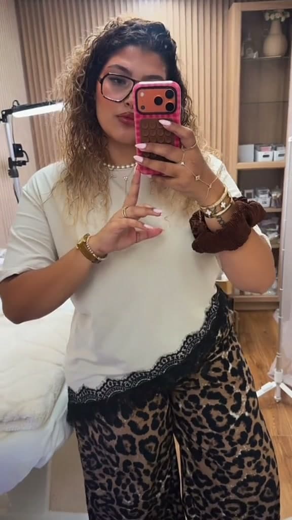 שקד צעירי בקליניקה שלה